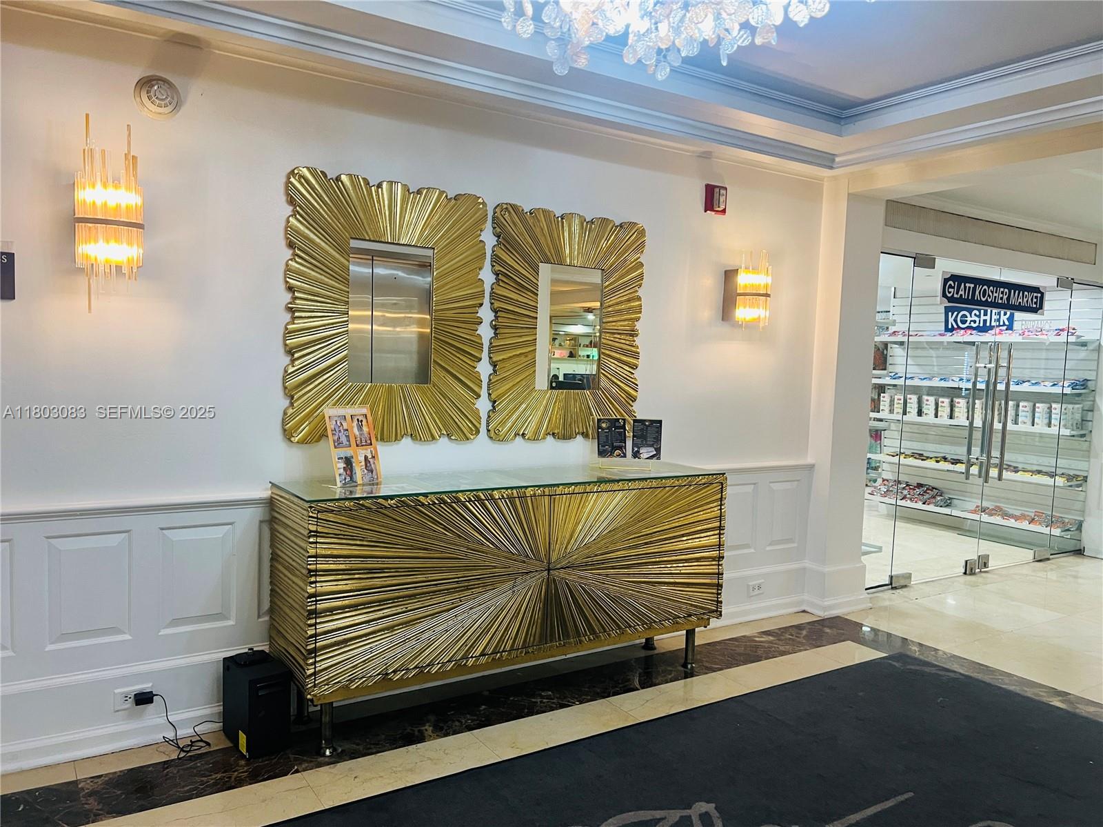 THE ALEXANDER CONDO - Residential