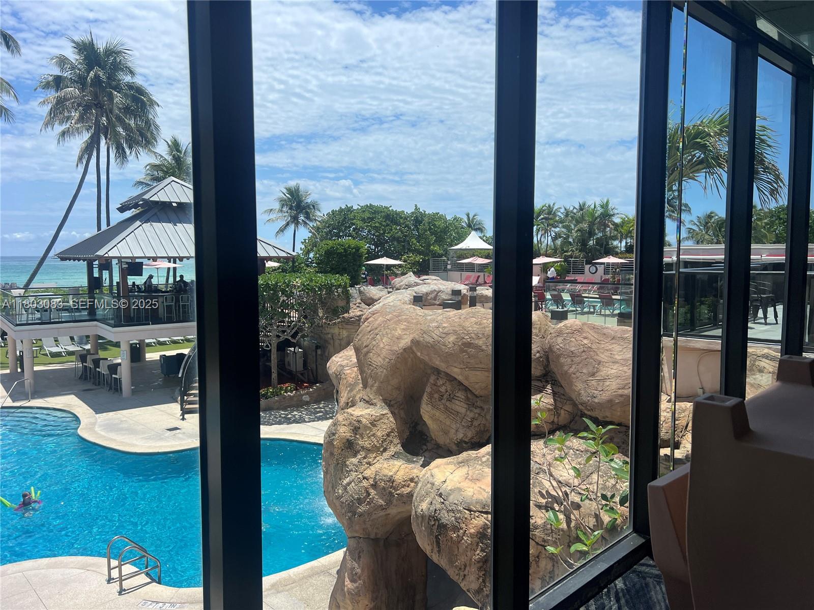 THE ALEXANDER CONDO - Residential