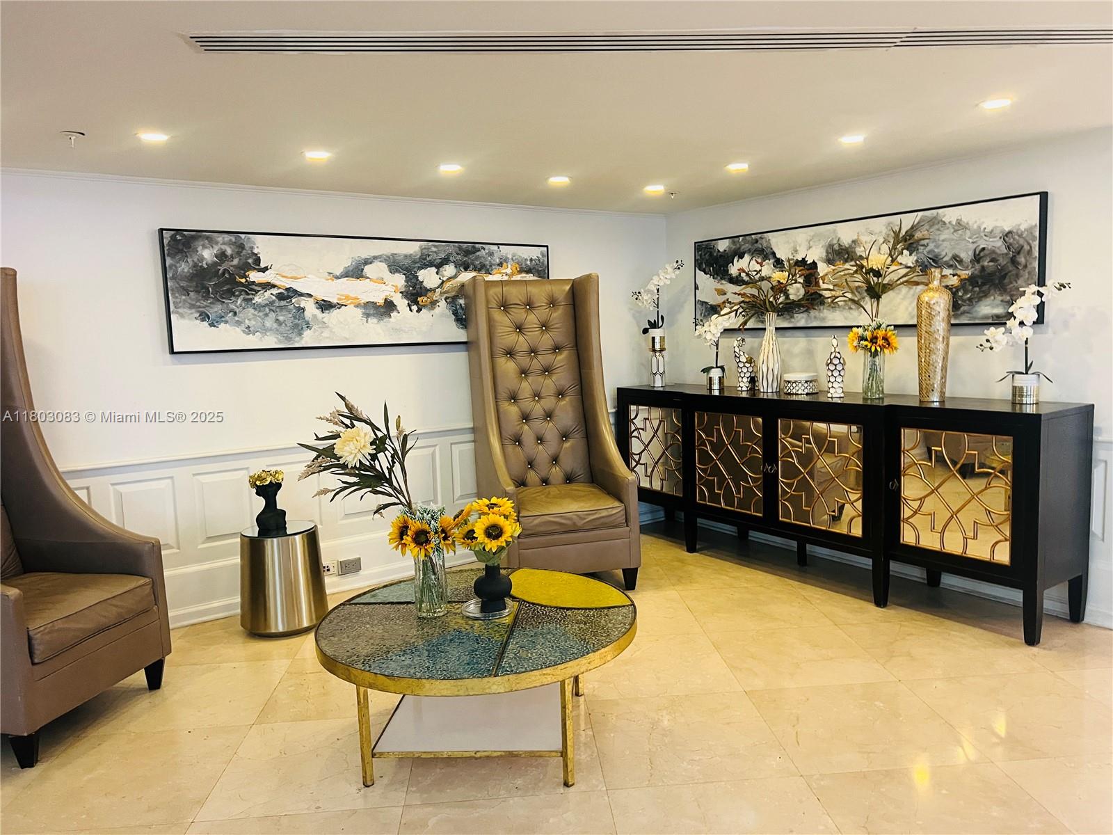 THE ALEXANDER CONDO - Residential