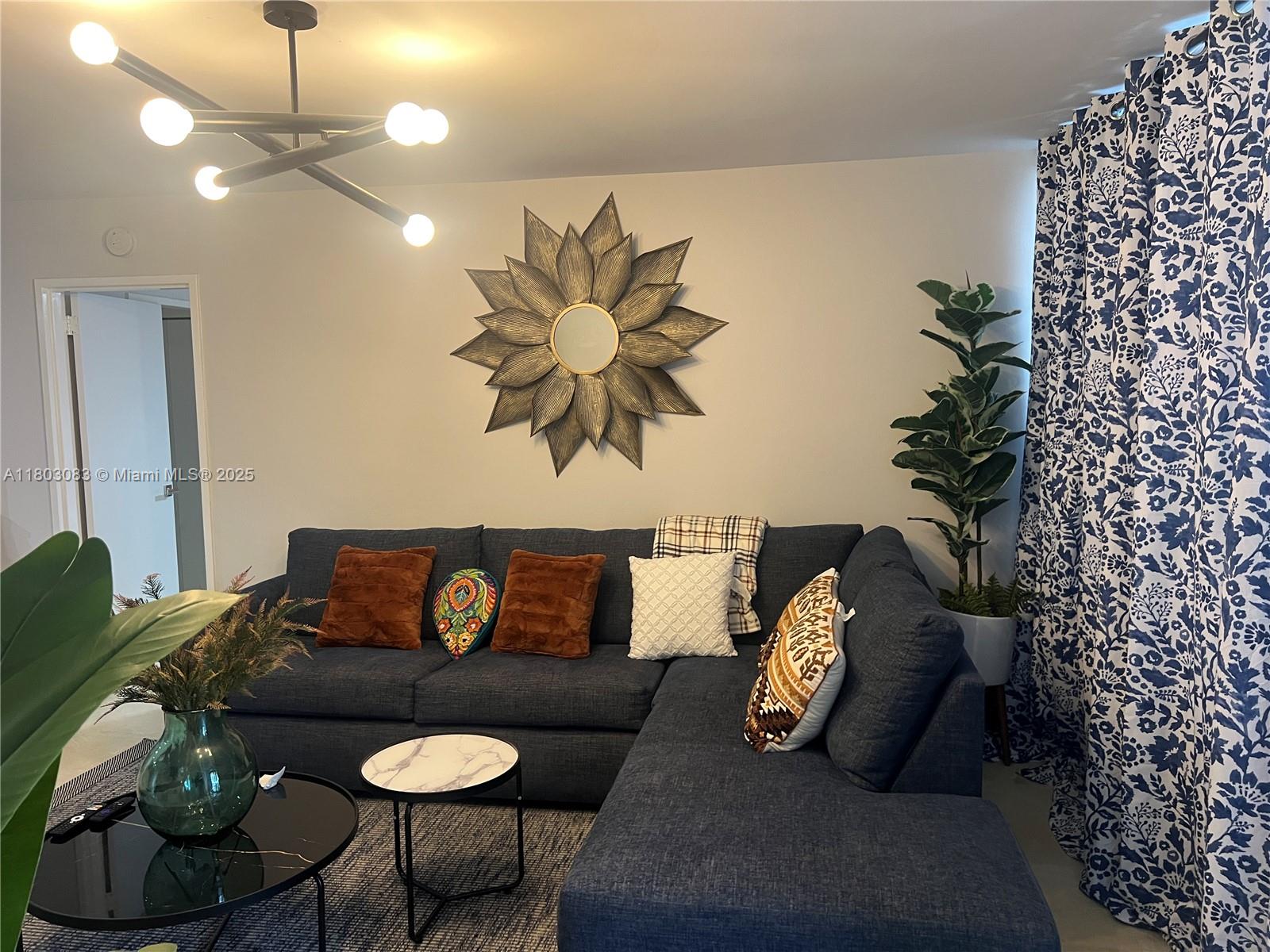 THE ALEXANDER CONDO - Residential