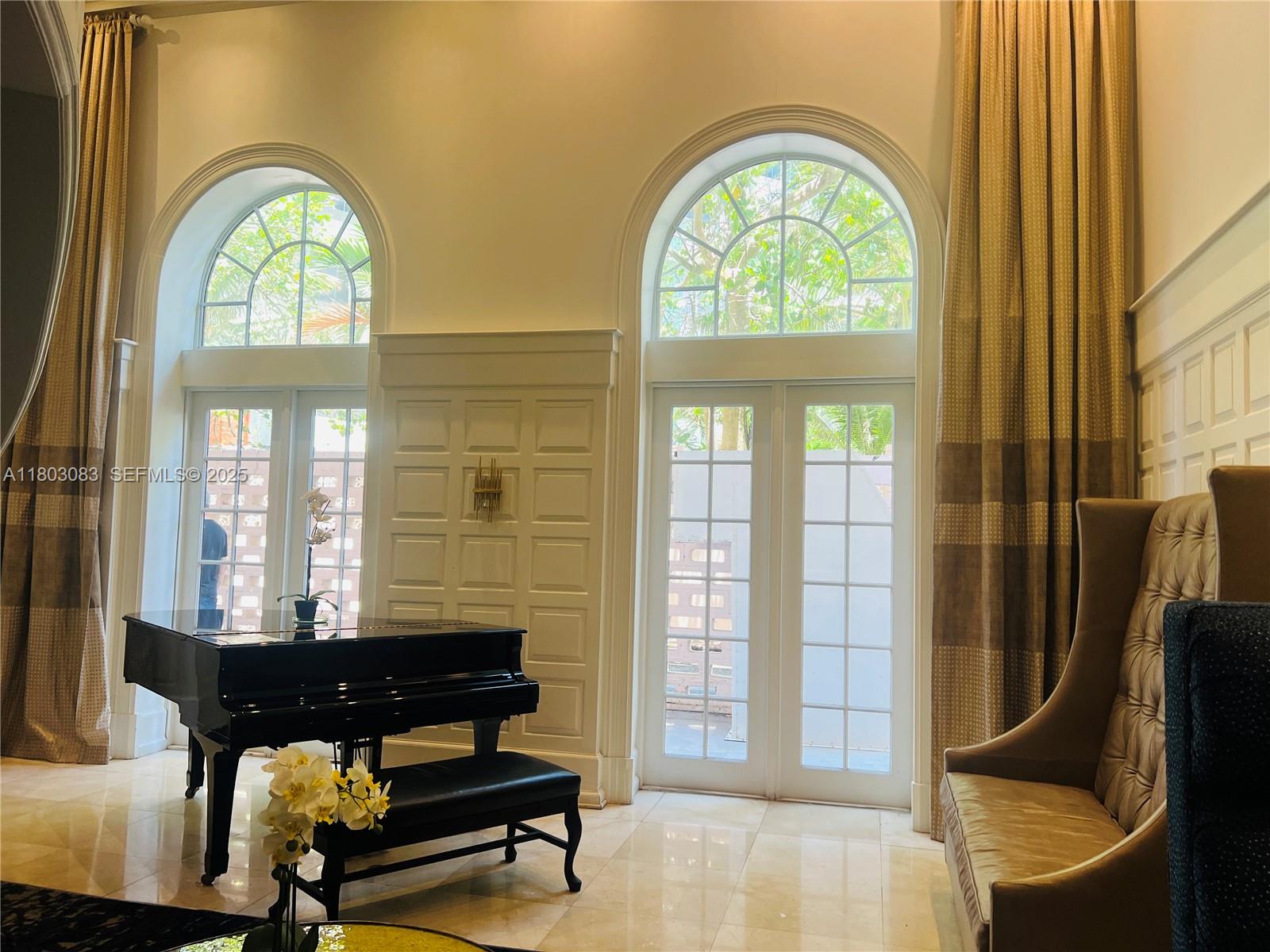 THE ALEXANDER CONDO - Residential