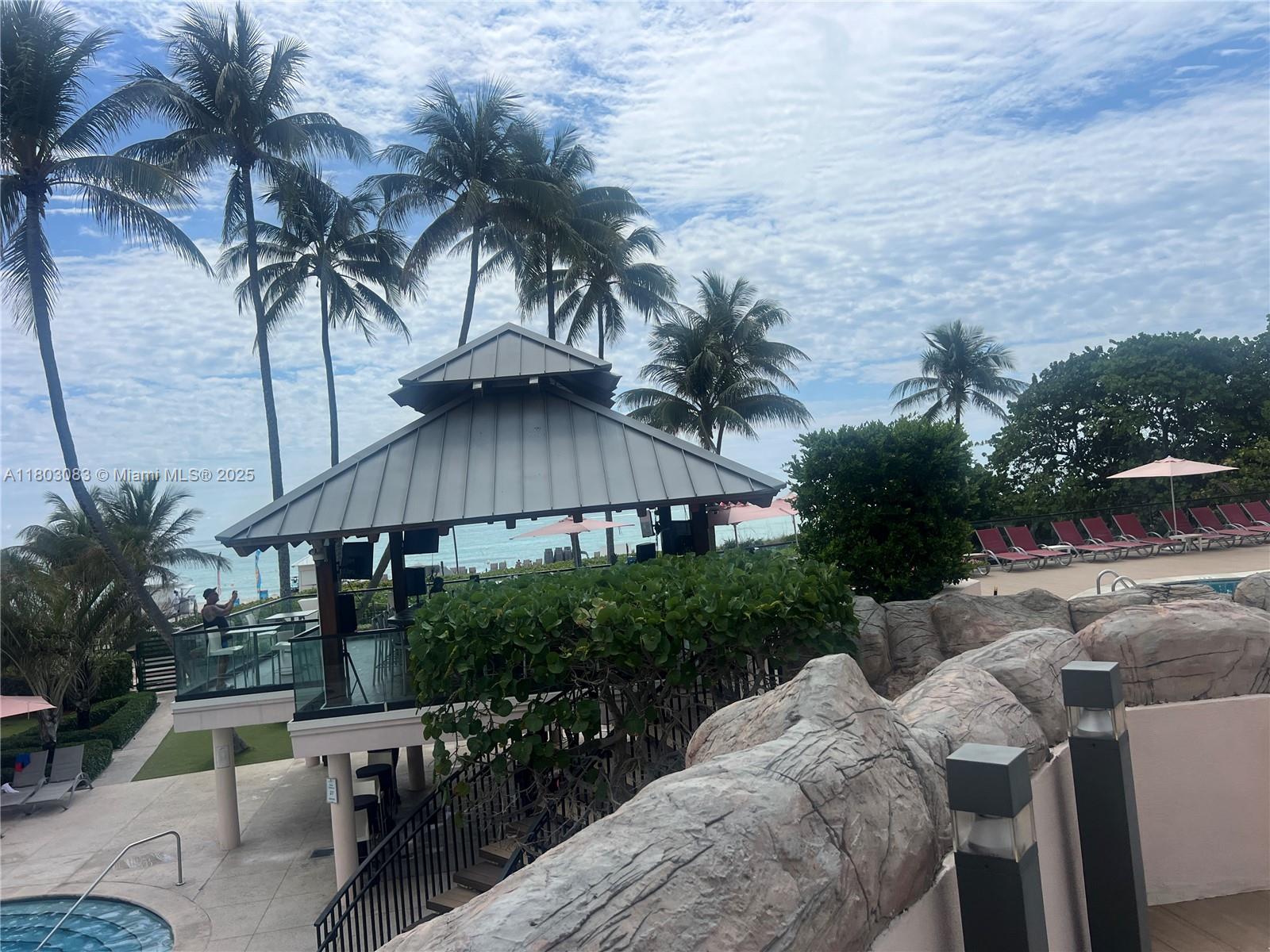 THE ALEXANDER CONDO - Residential