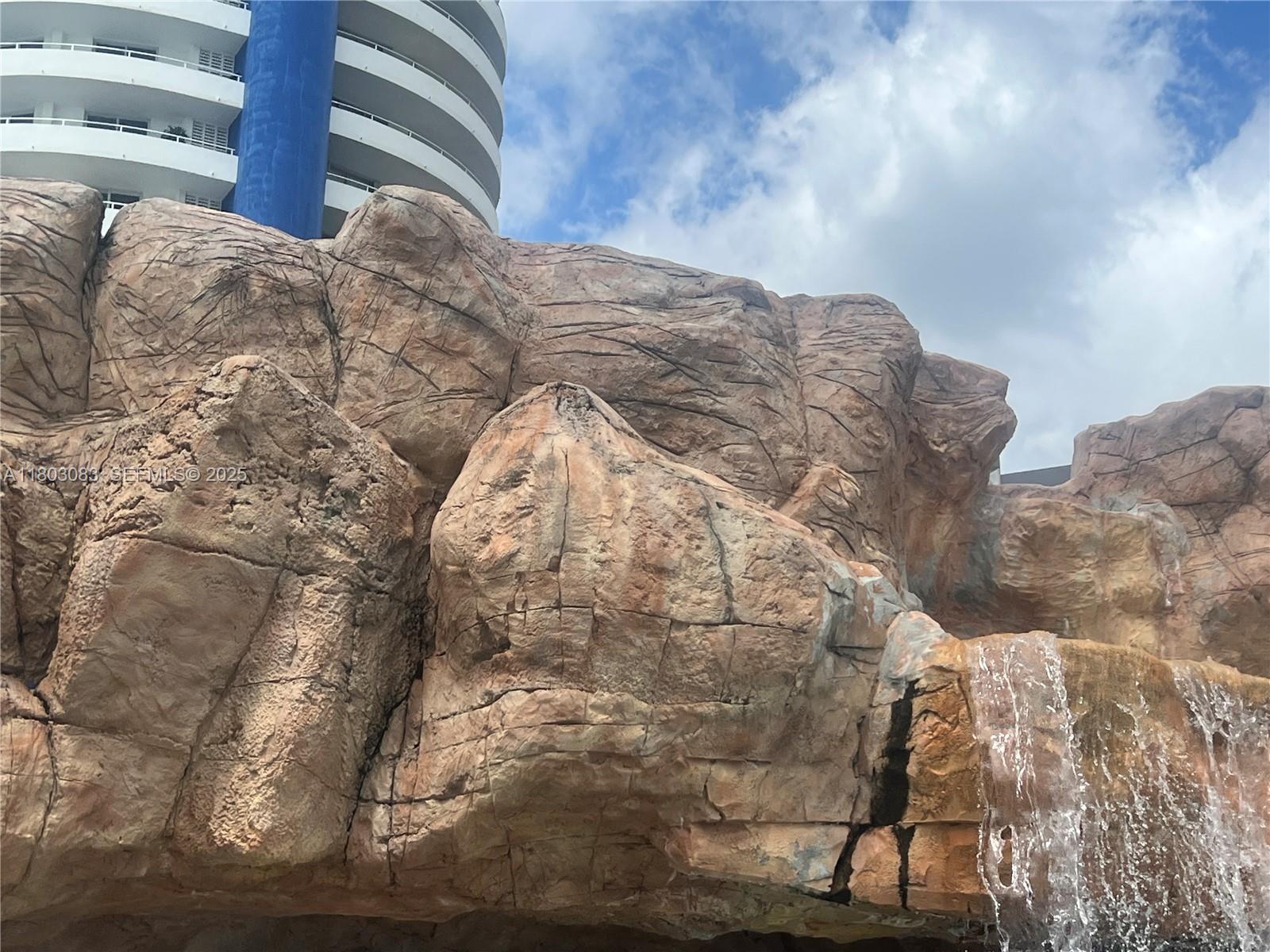 THE ALEXANDER CONDO - Residential