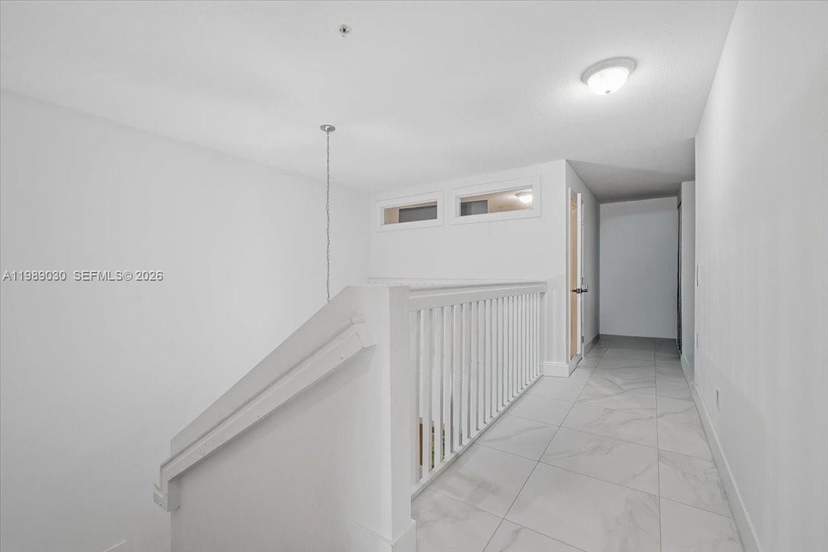 COLONNADE AT DADELAND SE - Residential Lease