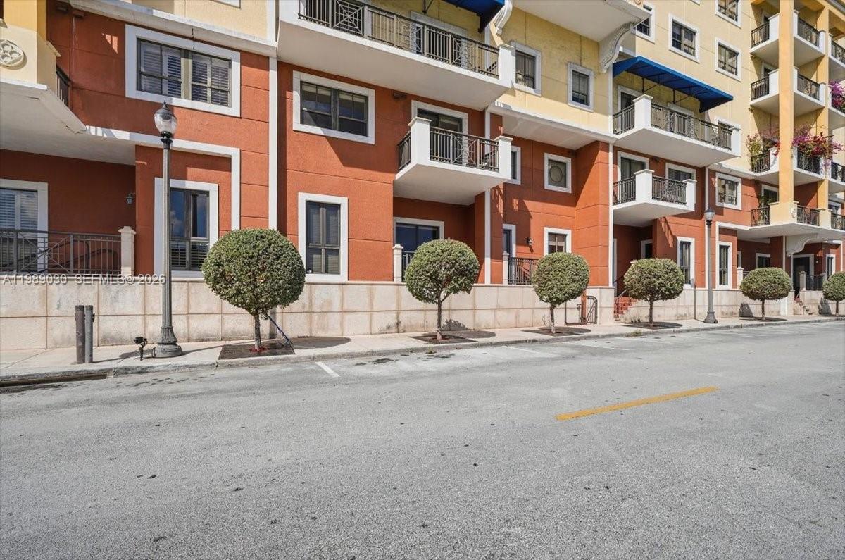 COLONNADE AT DADELAND SE - Residential Lease