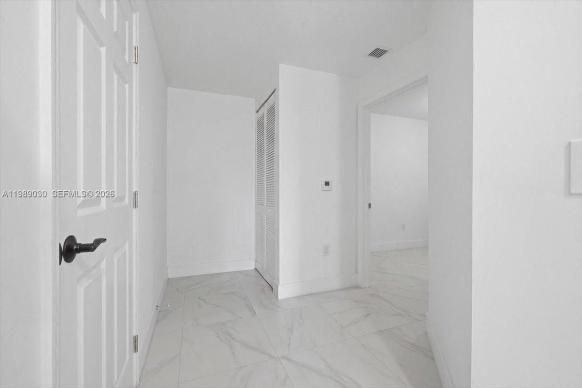 COLONNADE AT DADELAND SE - Residential Lease