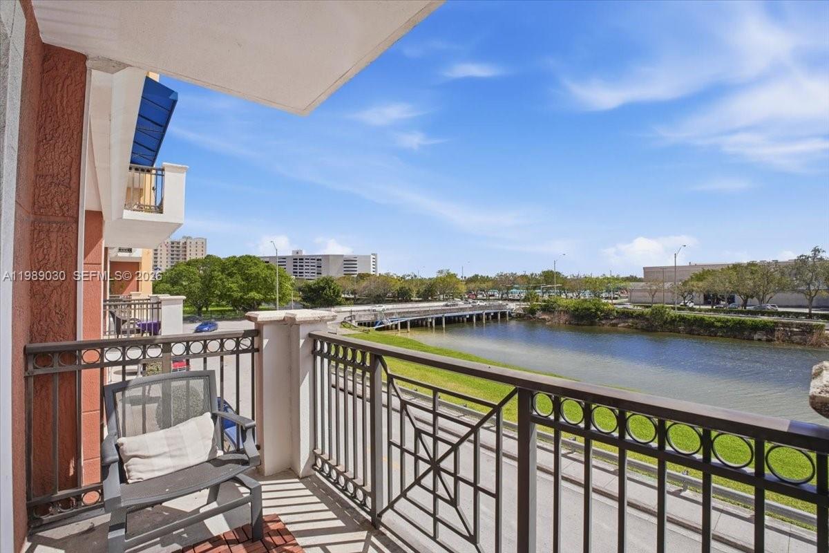 COLONNADE AT DADELAND SE - Residential Lease