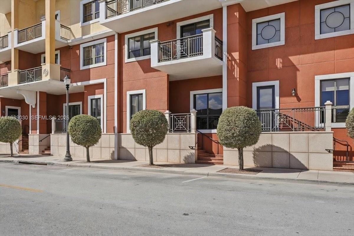 COLONNADE AT DADELAND SE - Residential Lease