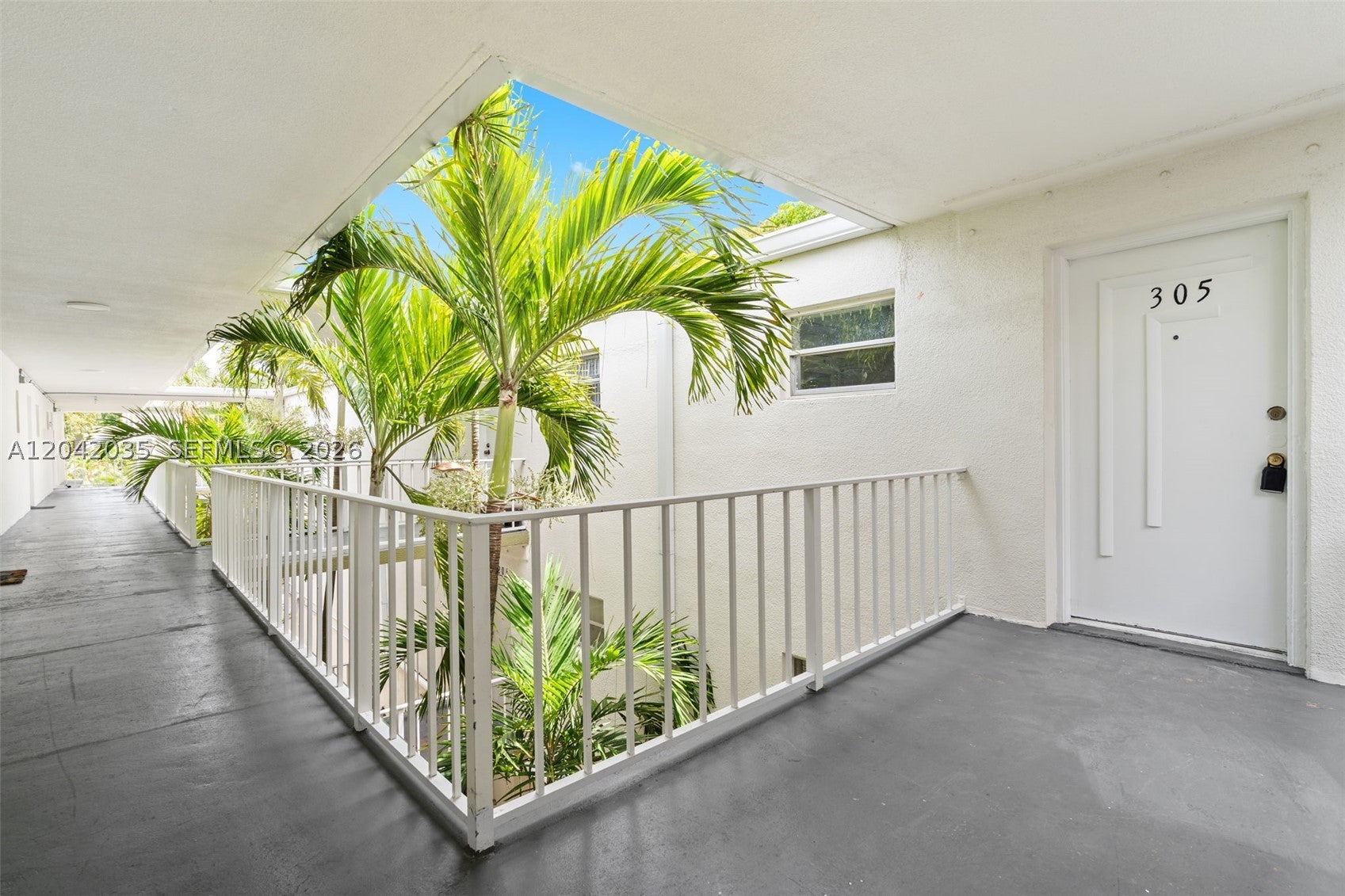 4215 N University Dr 305, Sunrise FL 33351