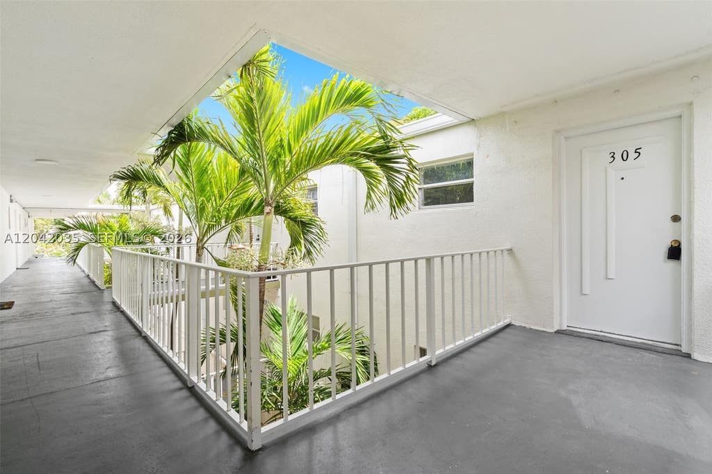Photo of 4215 N University Dr #305, Sunrise, FL 33351 (MLS # A12042035)