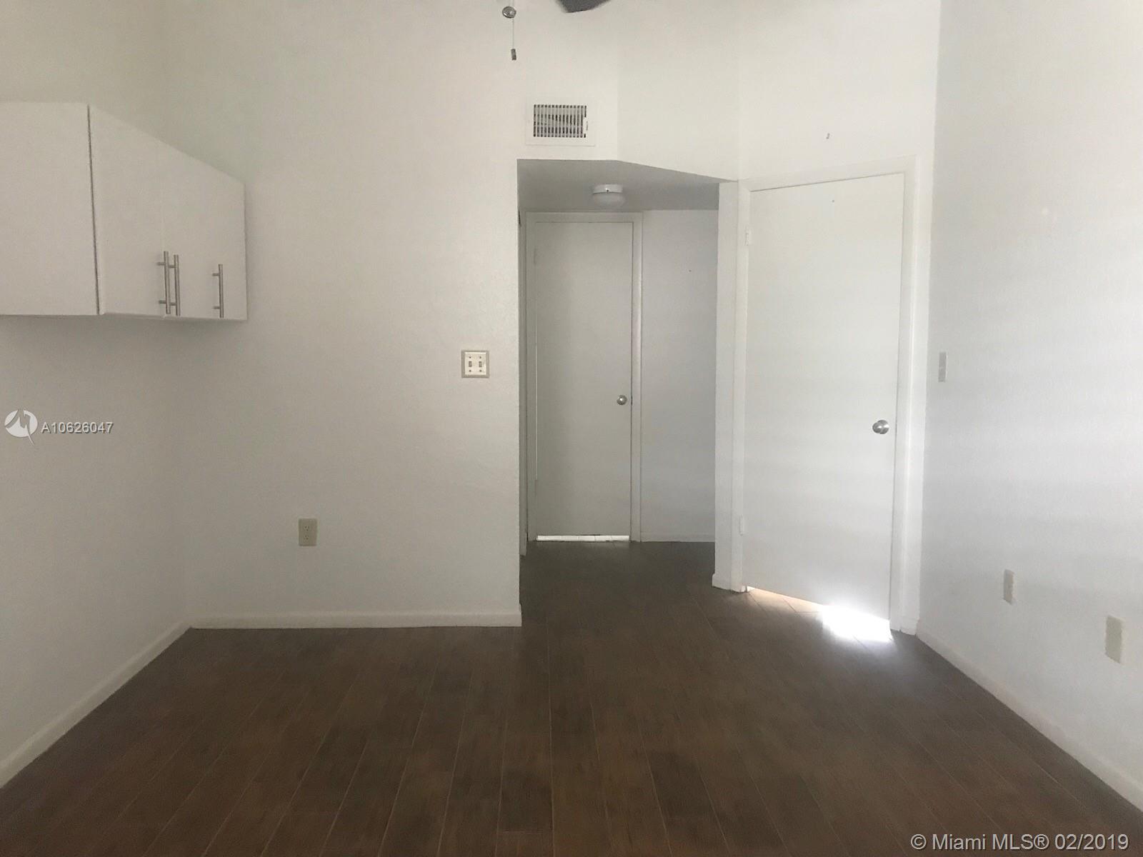 LAKEVIEW CLUB CONDO - Residential Lease