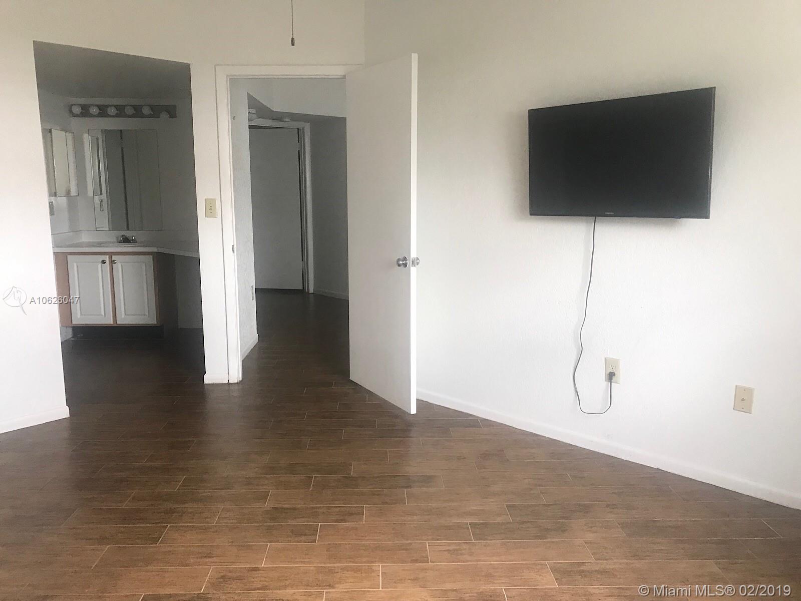 LAKEVIEW CLUB CONDO - Residential Lease