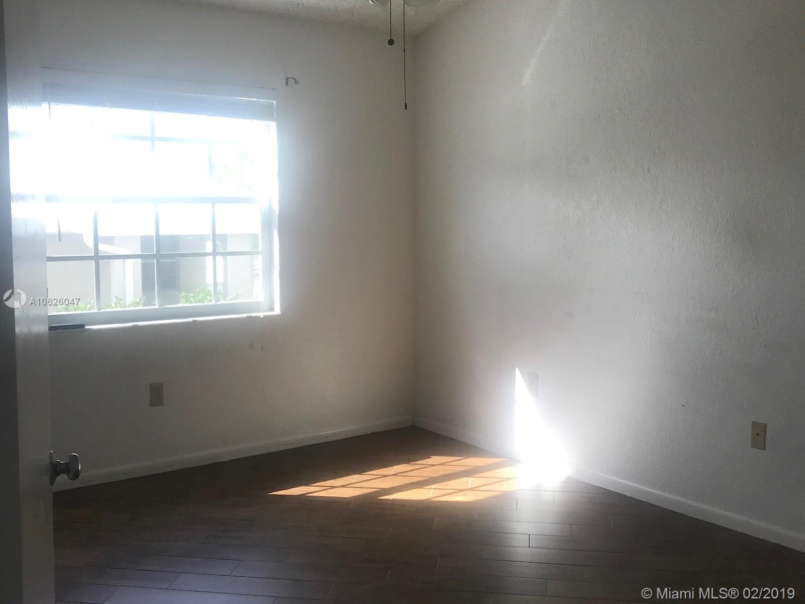 LAKEVIEW CLUB CONDO - Residential Lease