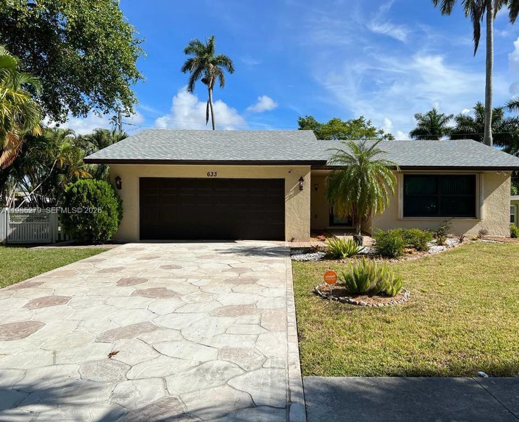 Photo of 633 NE 2nd St, Dania Beach, FL 33004 (MLS # A11985279)