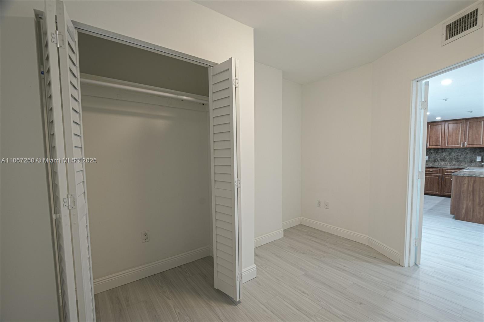 VILLAGGIO IN THE GROVE TO - Residential