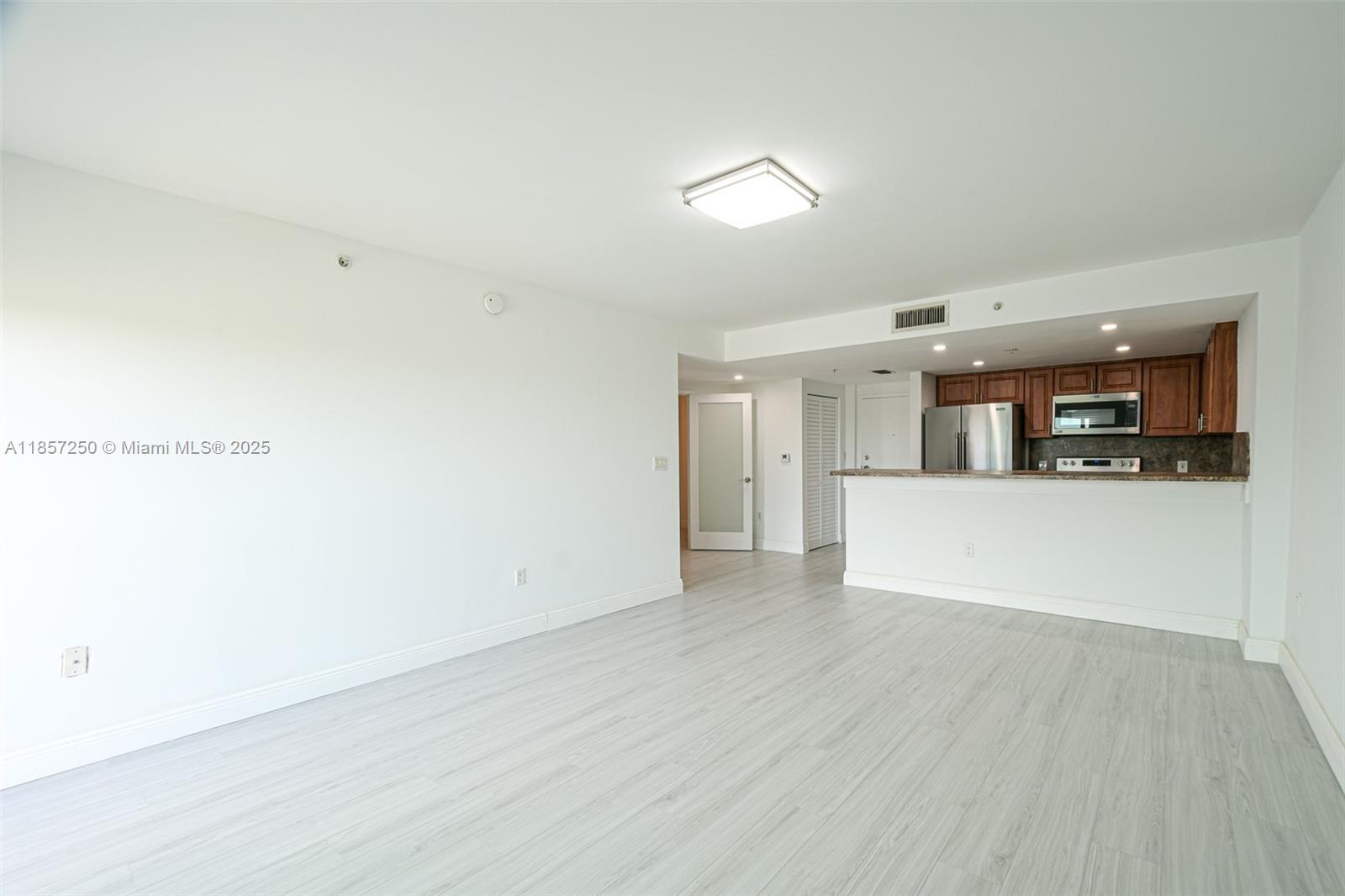 VILLAGGIO IN THE GROVE TO - Residential