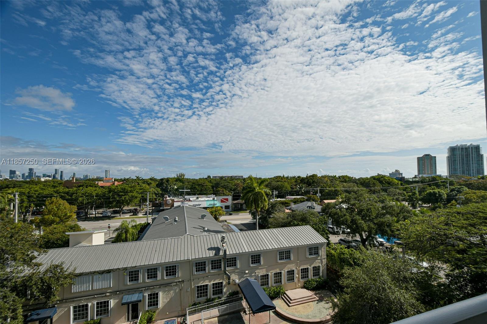 VILLAGGIO IN THE GROVE TO - Residential