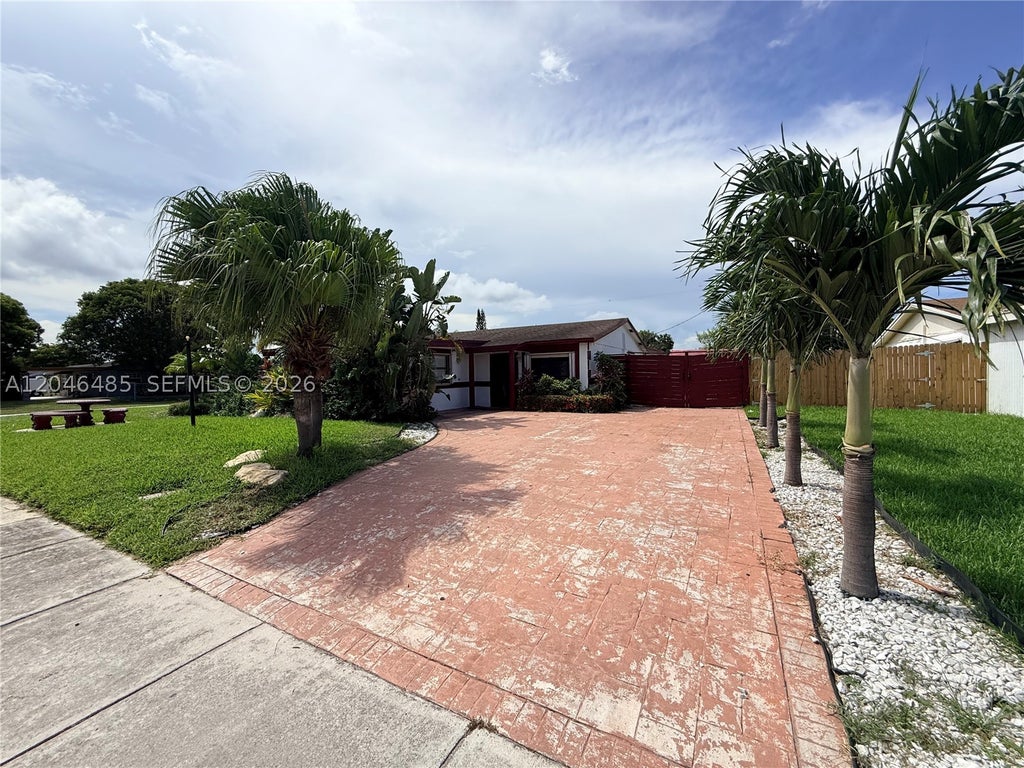 Photo of 323 NW 4th Pl, Deerfield Beach, FL 33441 (MLS # A12046485)