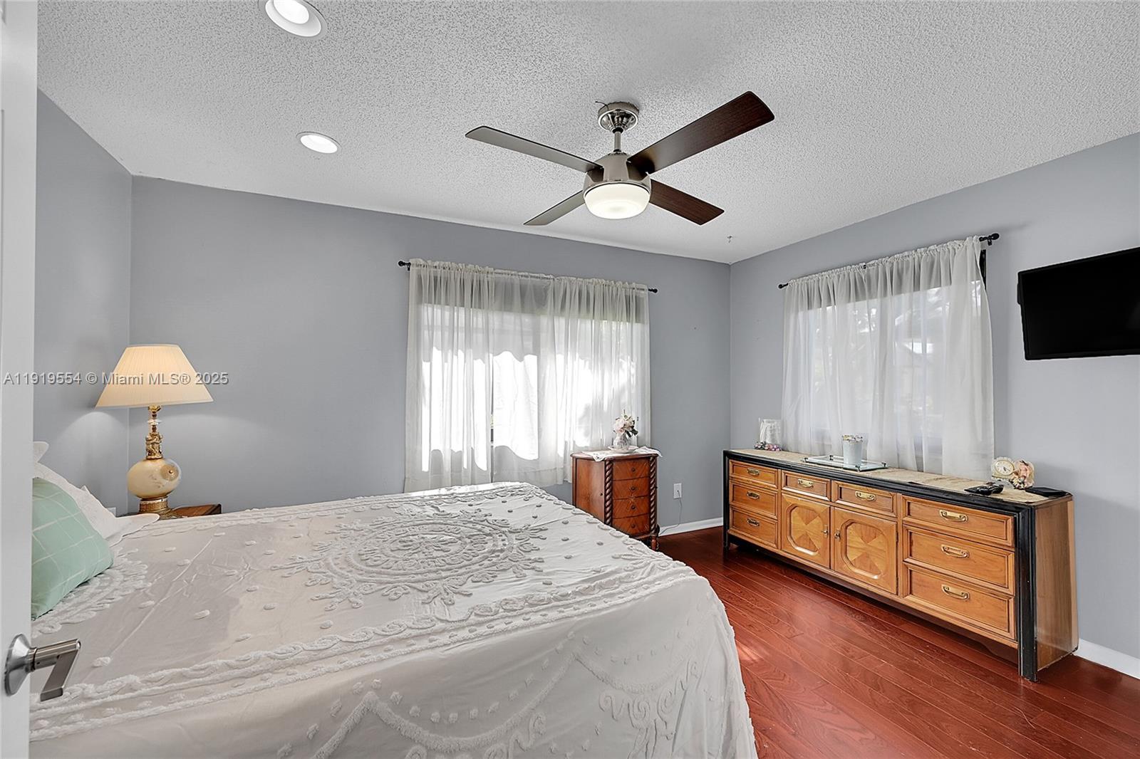 VILLAGES OF ORIOLE BONAIRE - Residential