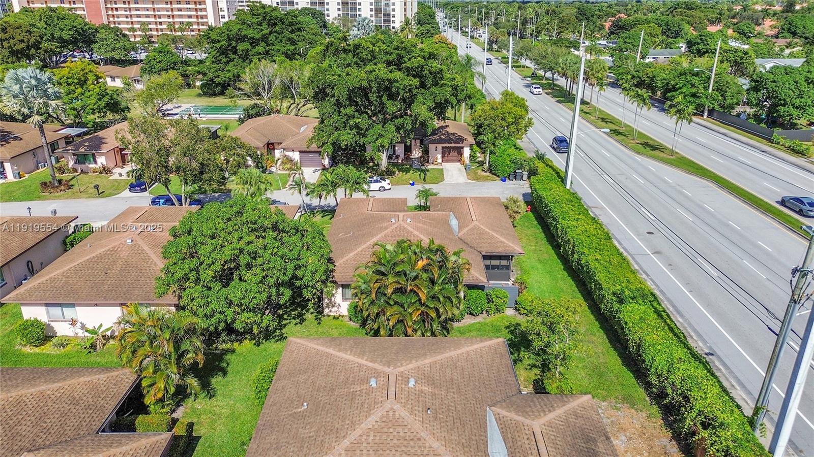 VILLAGES OF ORIOLE BONAIRE - Residential