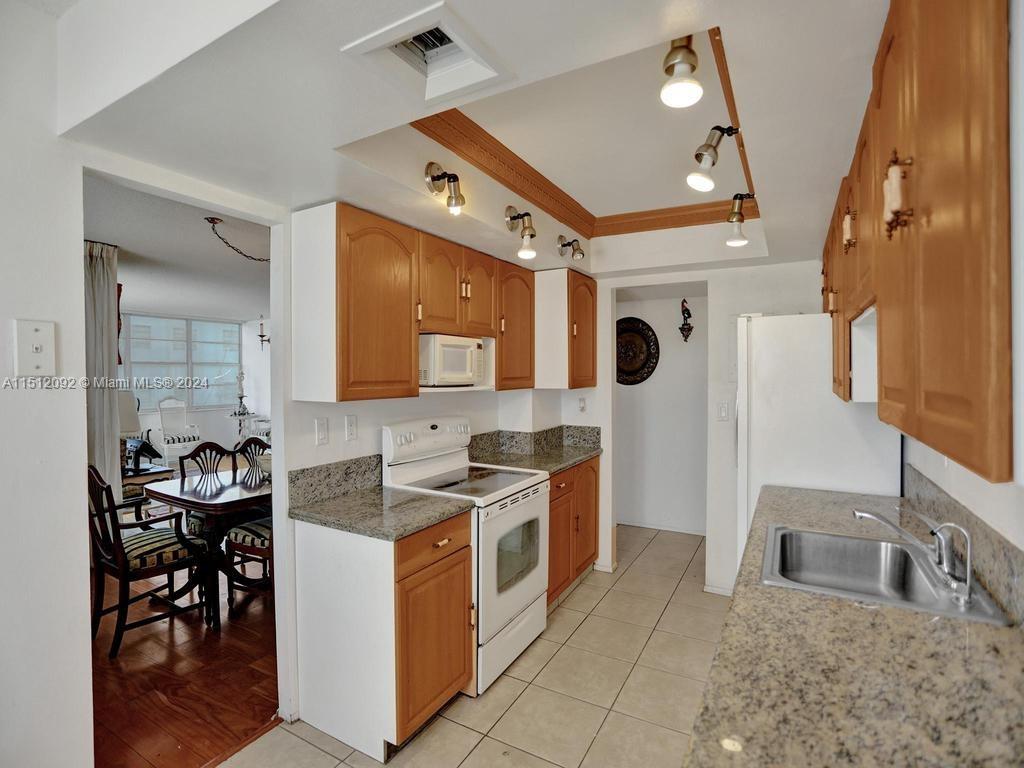 DEL PRADO MARINA - Residential Lease