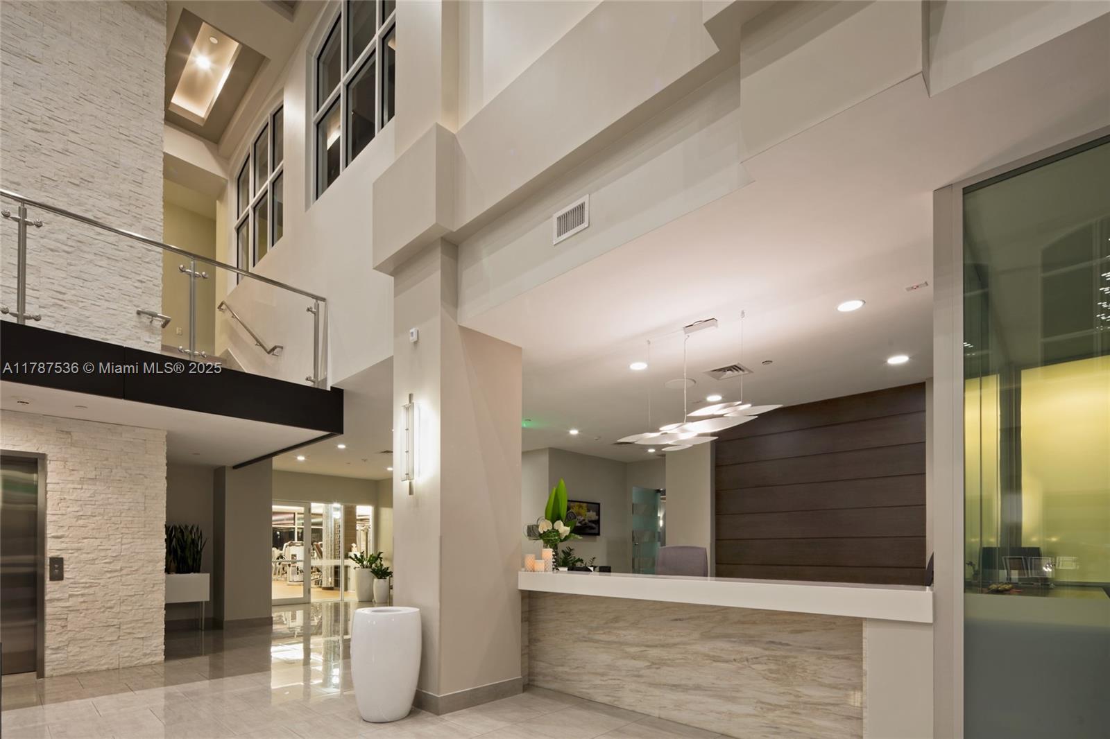 SOUTH TOWER AT THE POINT - Residential