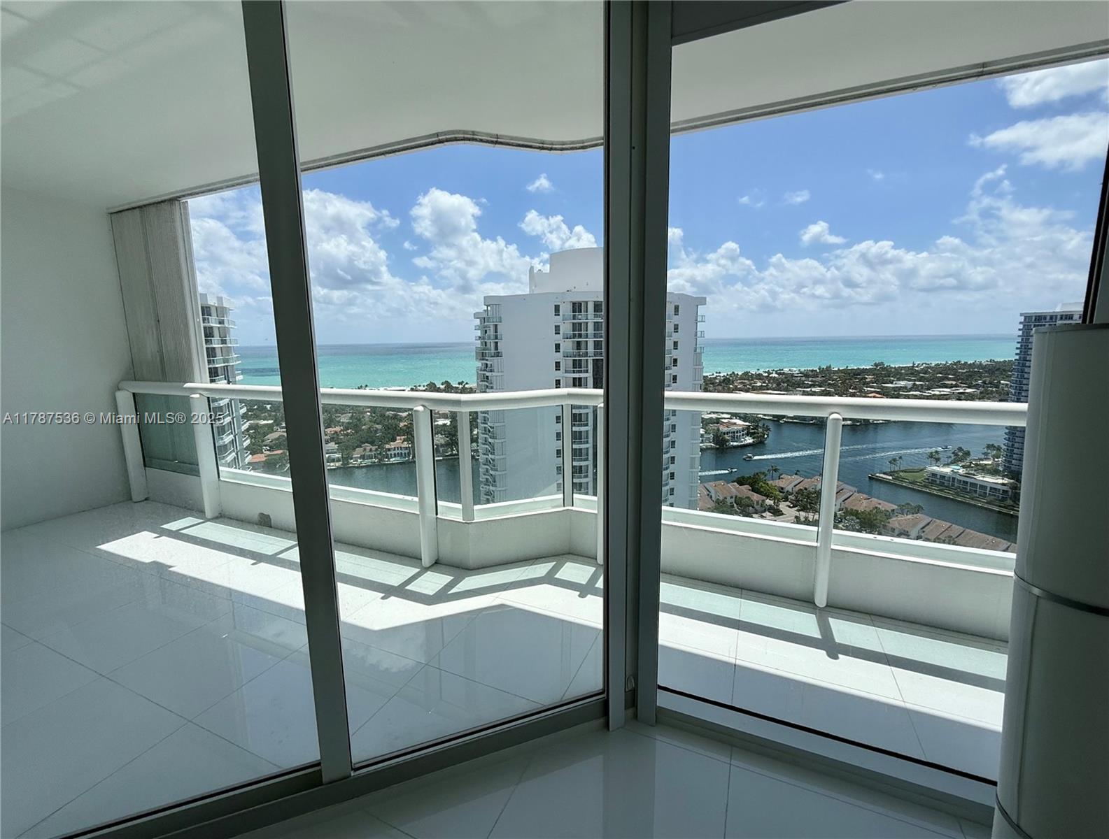 SOUTH TOWER AT THE POINT - Residential