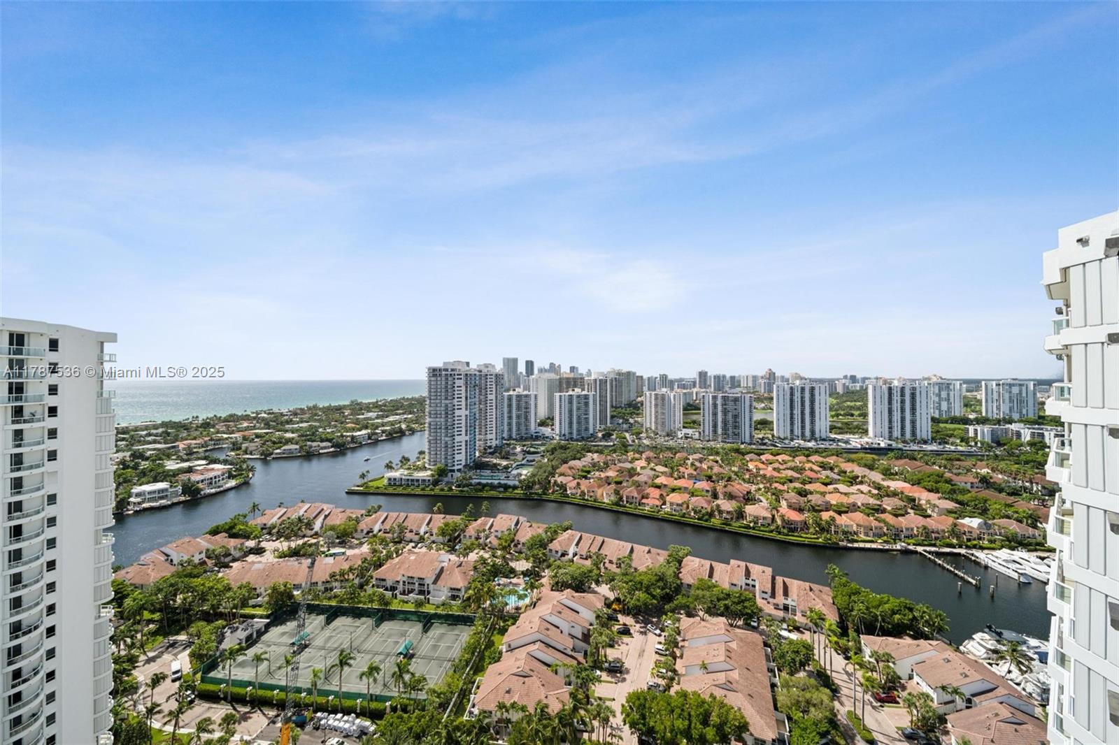 SOUTH TOWER AT THE POINT - Residential