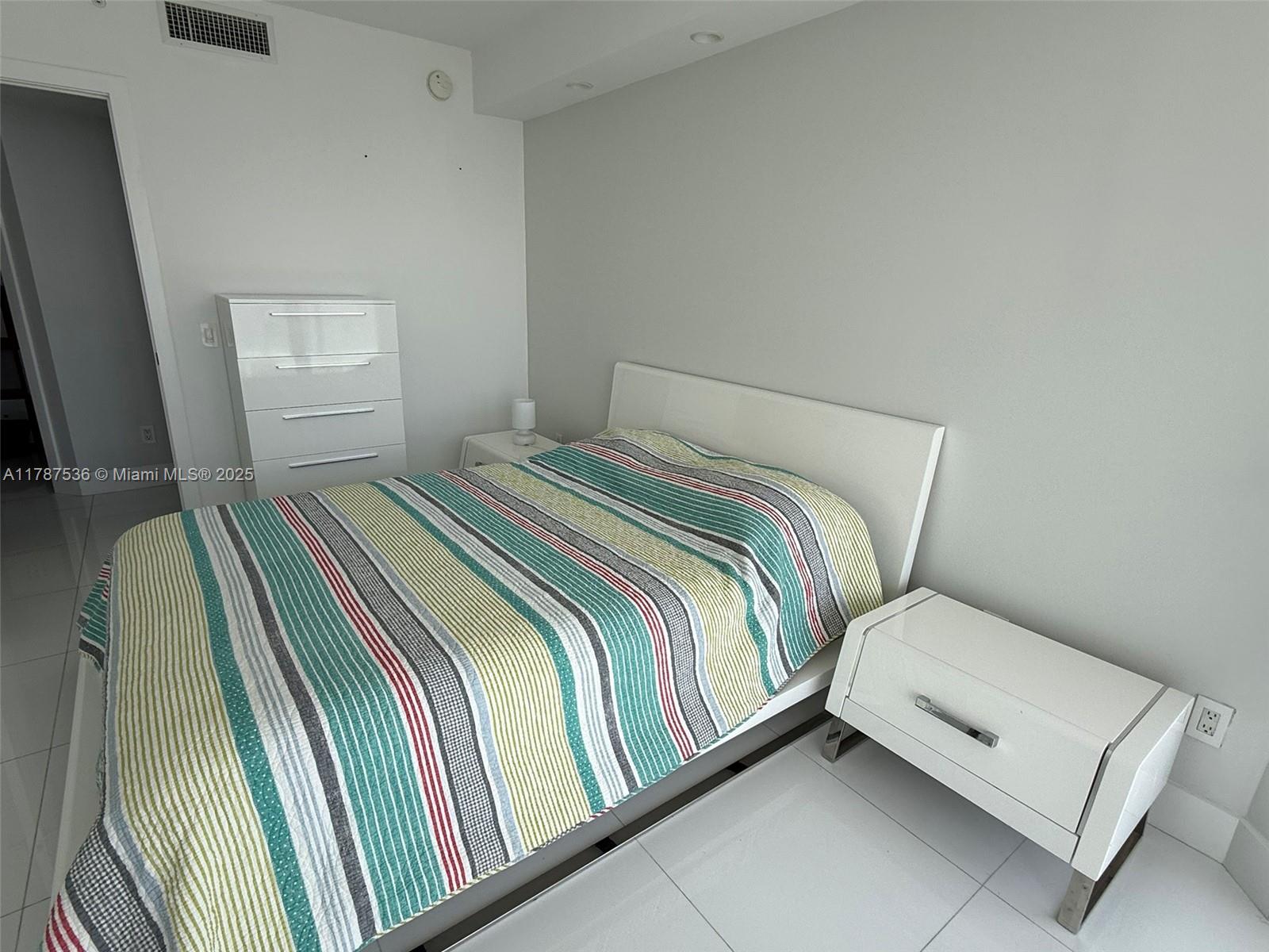 SOUTH TOWER AT THE POINT - Residential