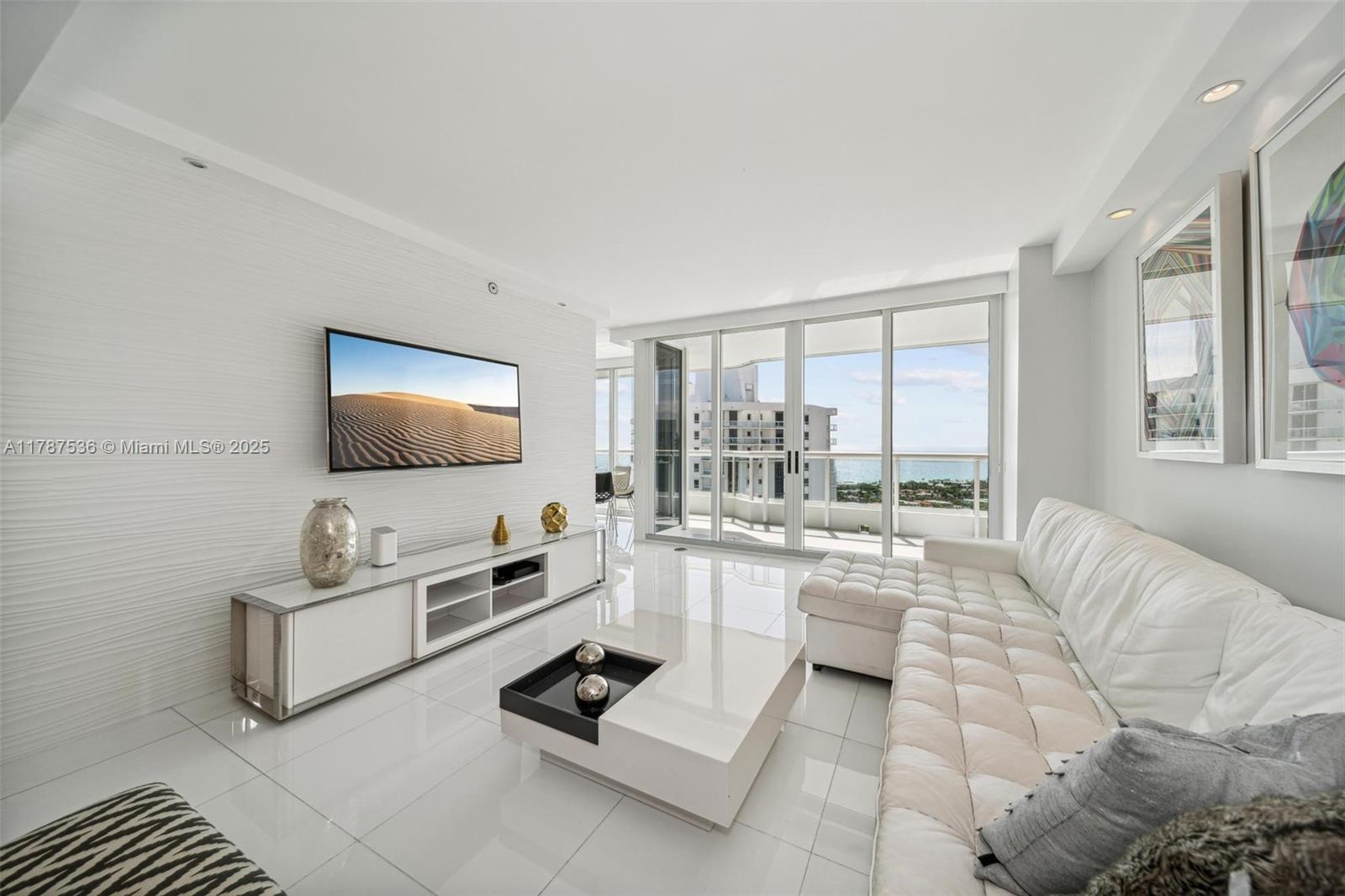 SOUTH TOWER AT THE POINT - Residential