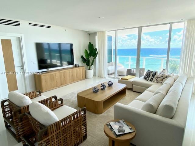 APOGEE BEACH CONDOMINIUM - Residential