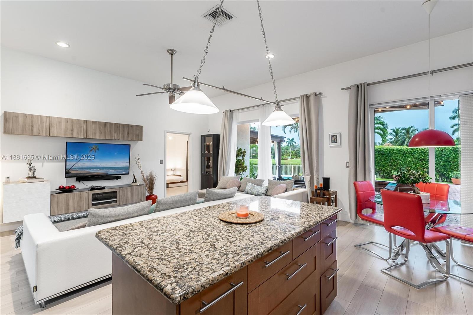 PEMBROKE FALLS - Residential