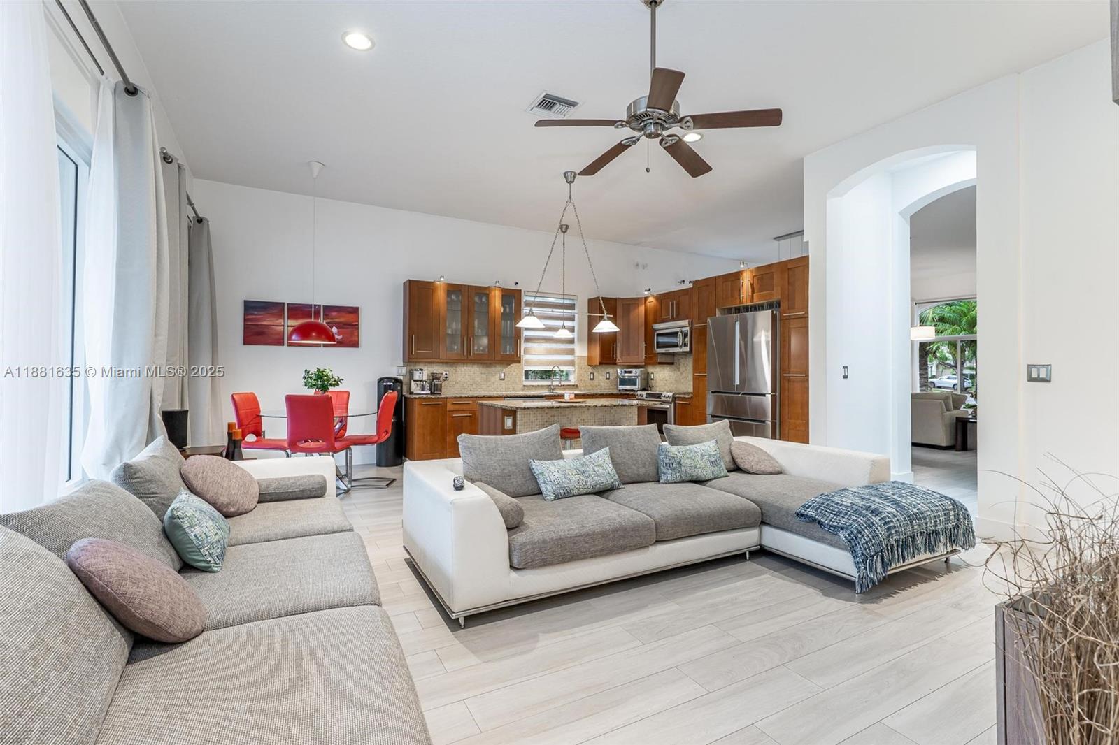 PEMBROKE FALLS - Residential