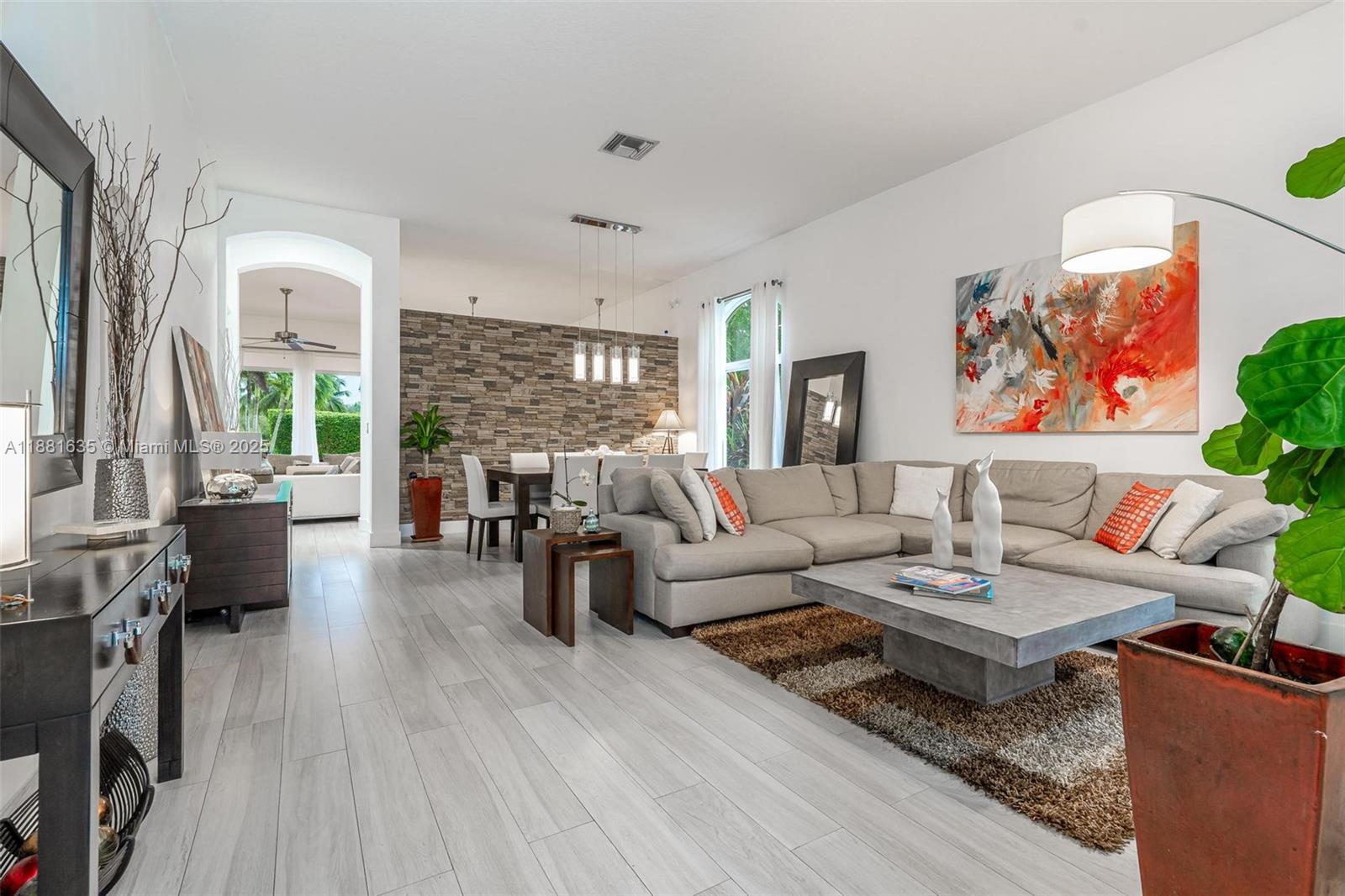PEMBROKE FALLS - Residential