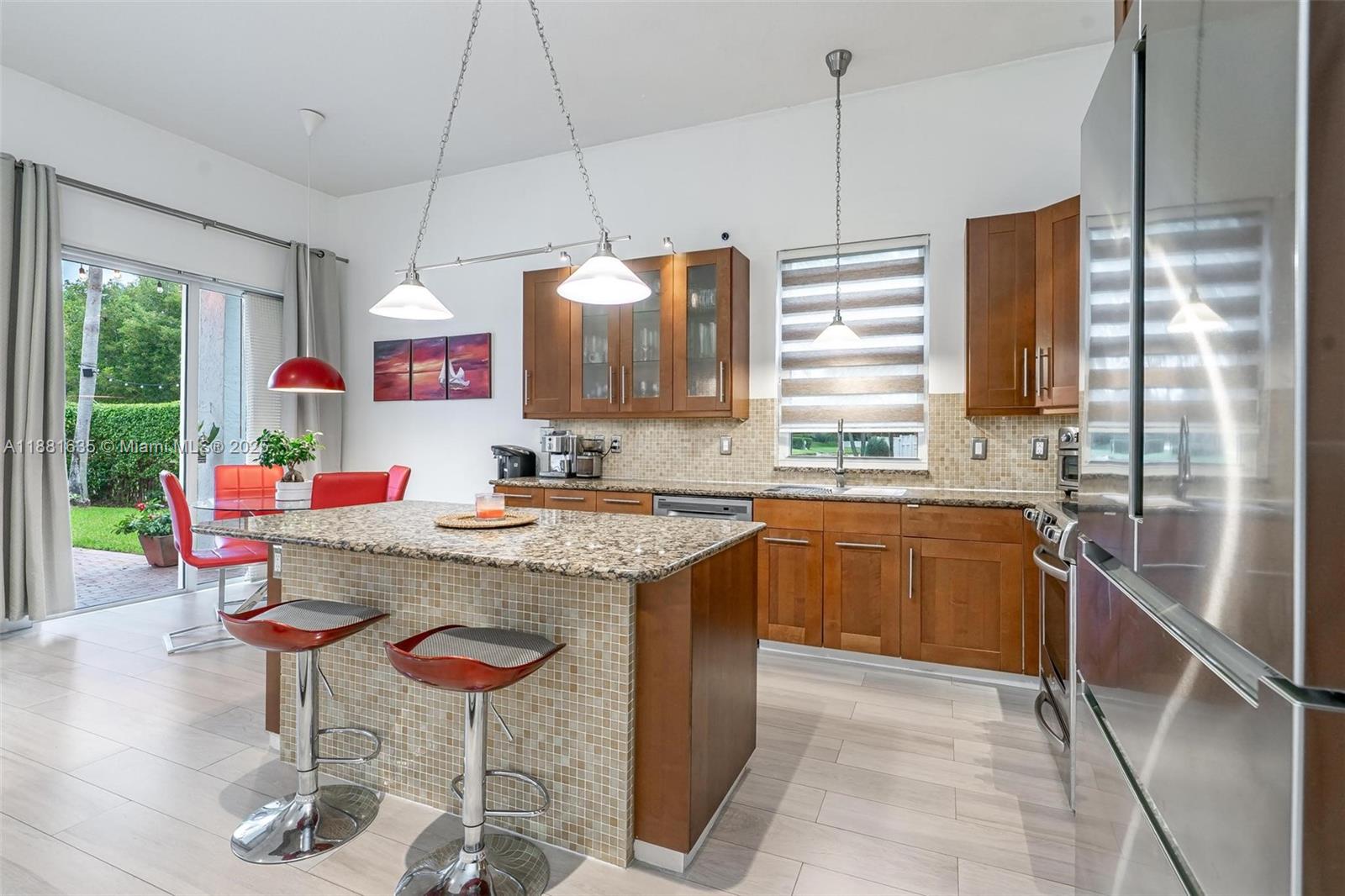 PEMBROKE FALLS - Residential