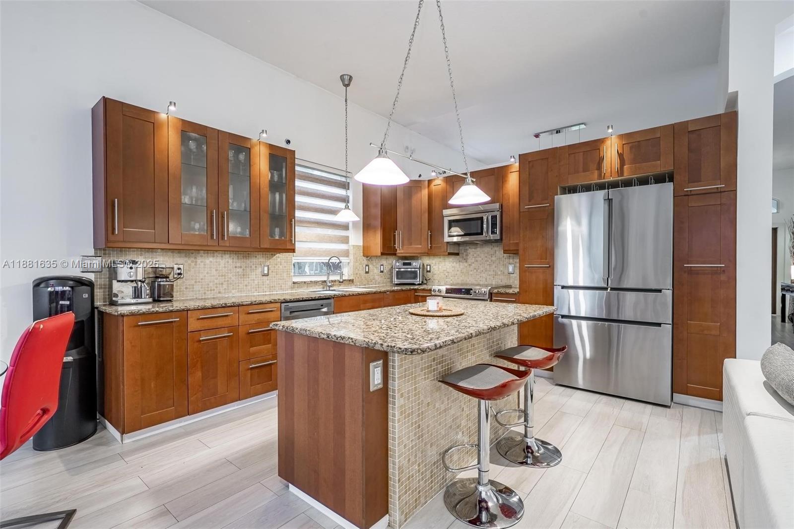 PEMBROKE FALLS - Residential