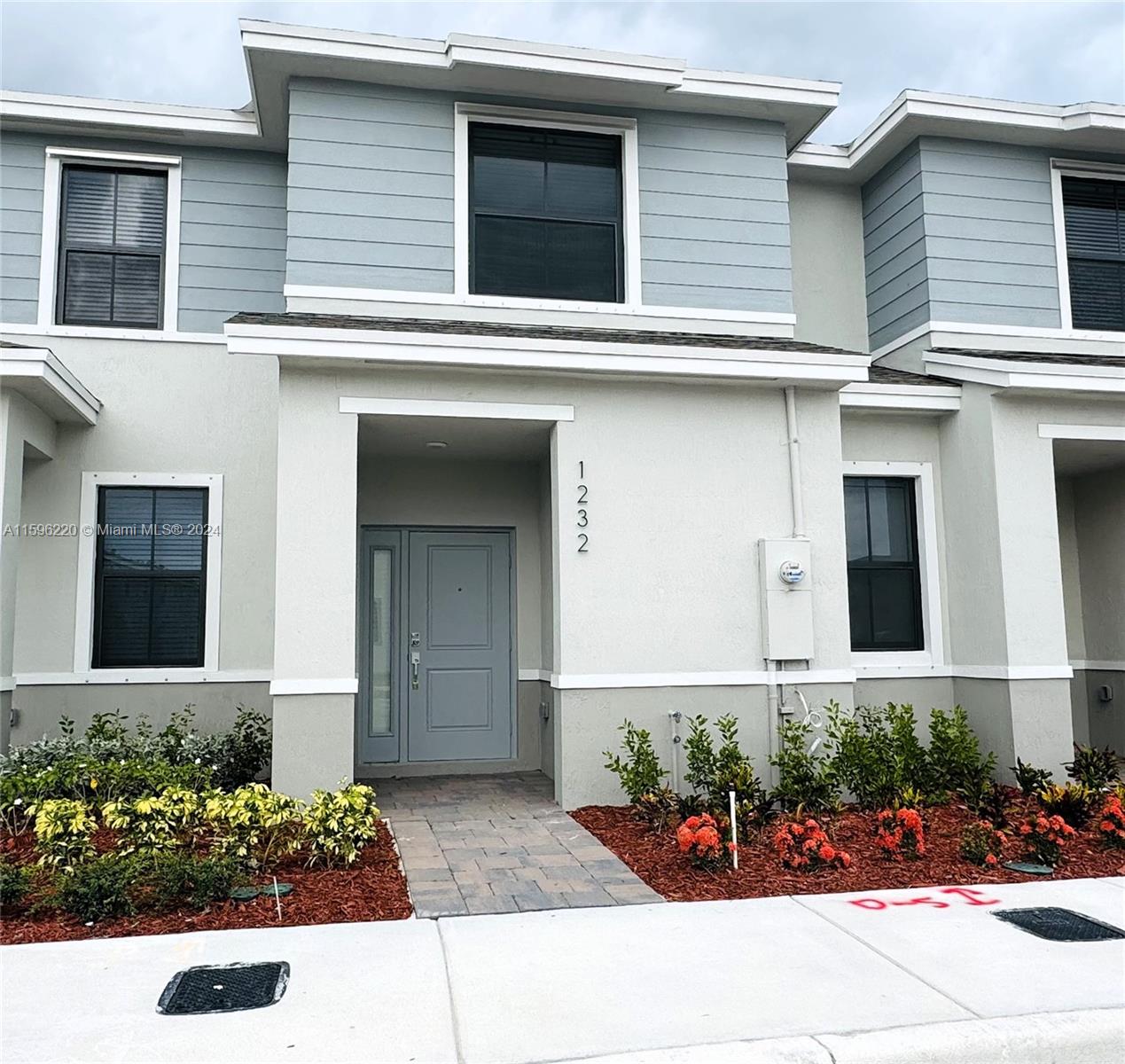 PALM CAY - Residential Lease