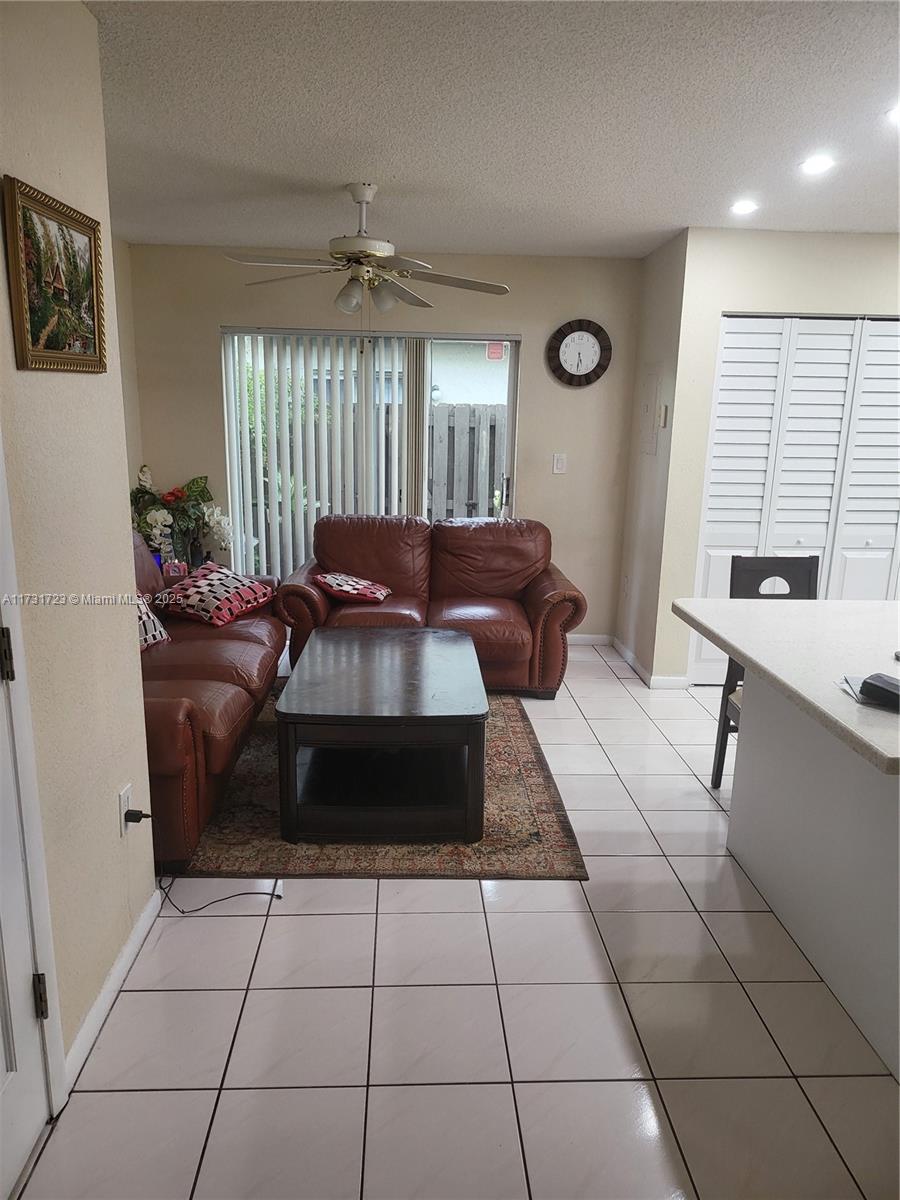 PEMBROKE POINTE - Residential