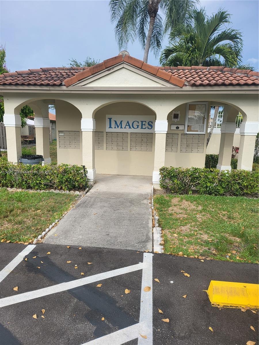 PEMBROKE POINTE - Residential