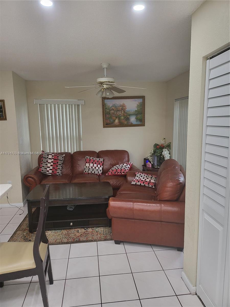 PEMBROKE POINTE - Residential