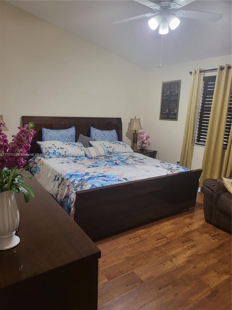 PEMBROKE POINTE - Residential