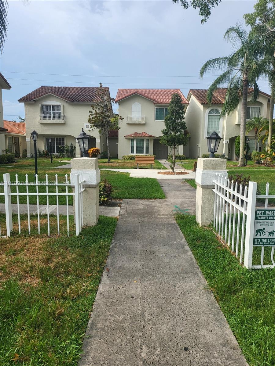 PEMBROKE POINTE - Residential