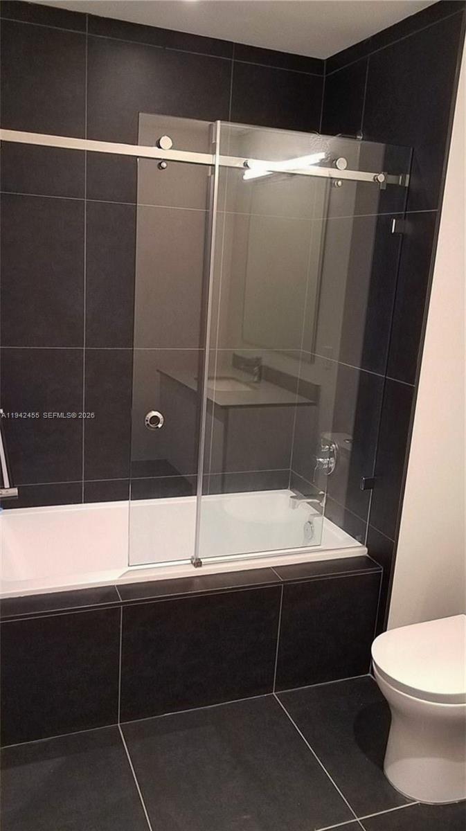 CANVAS CONDO - Residential