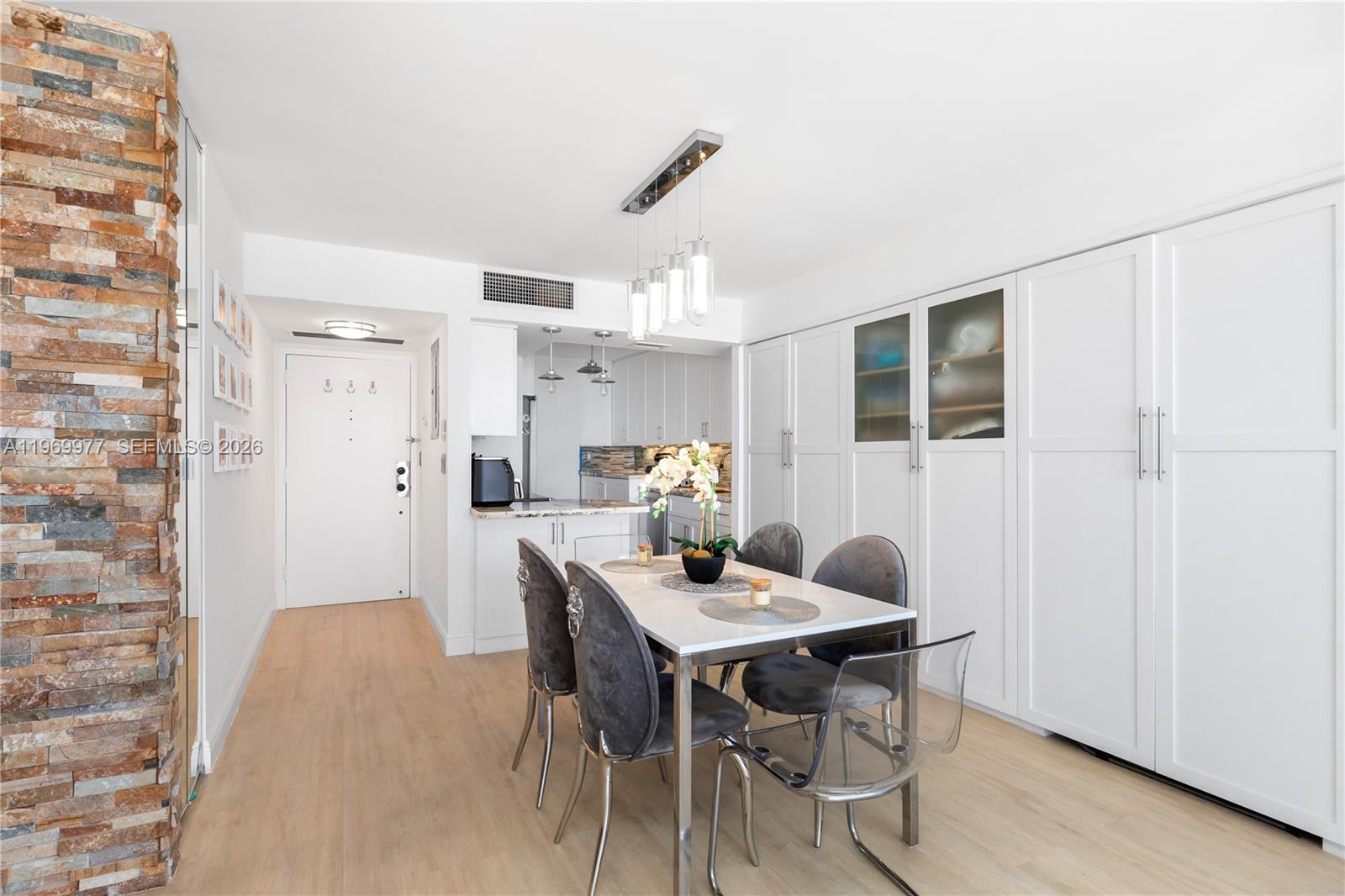 QUADOMAIN TOWER I AND IV - Residential