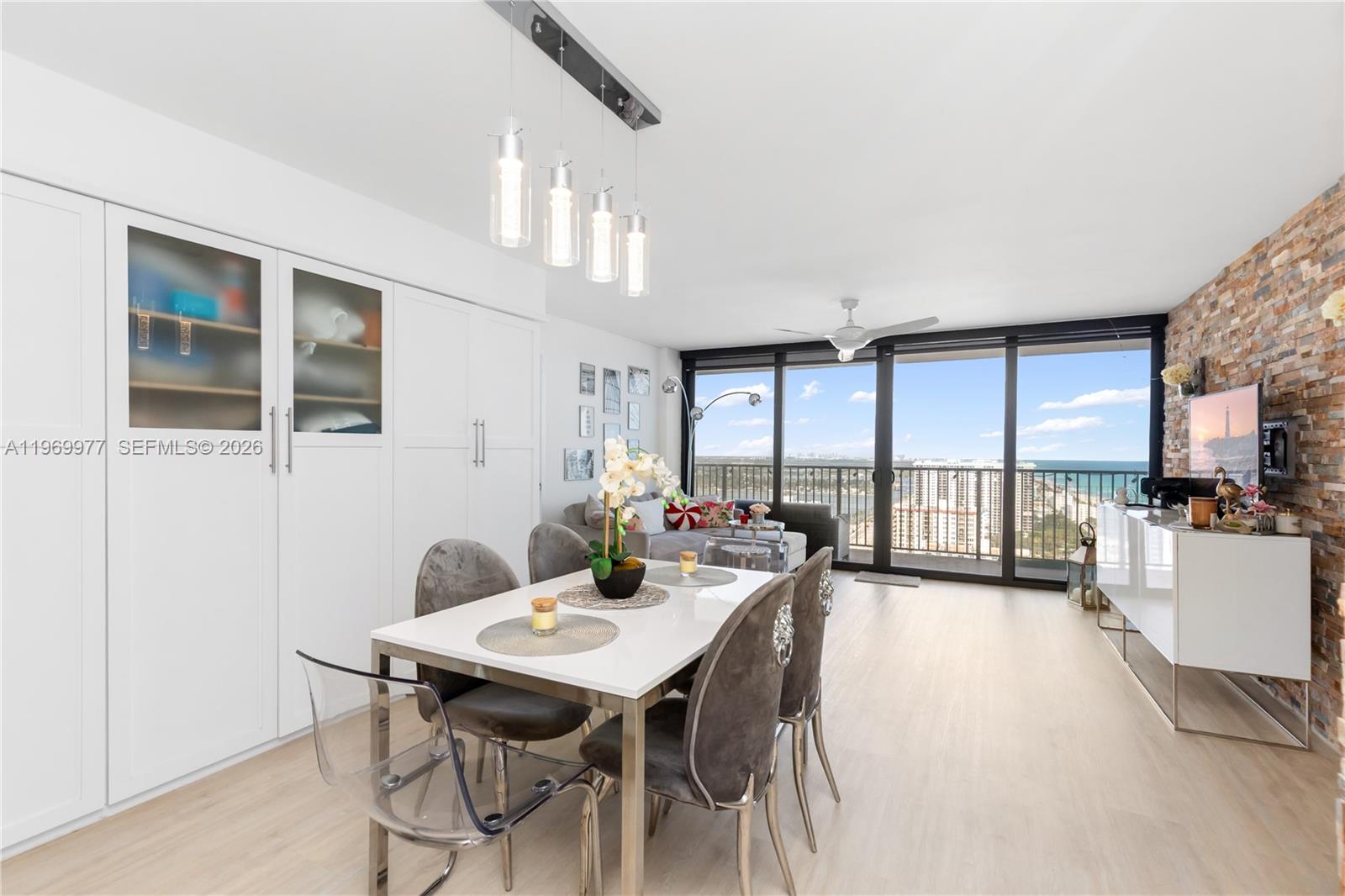 QUADOMAIN TOWER I AND IV - Residential