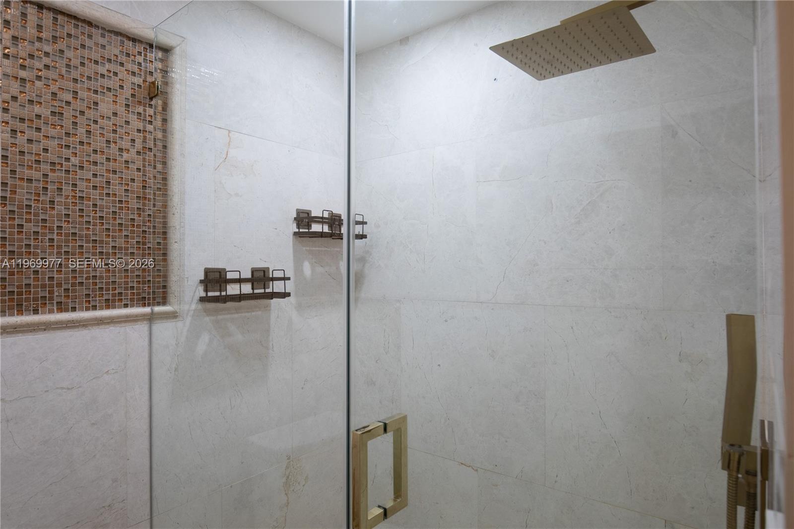 QUADOMAIN TOWER I AND IV - Residential