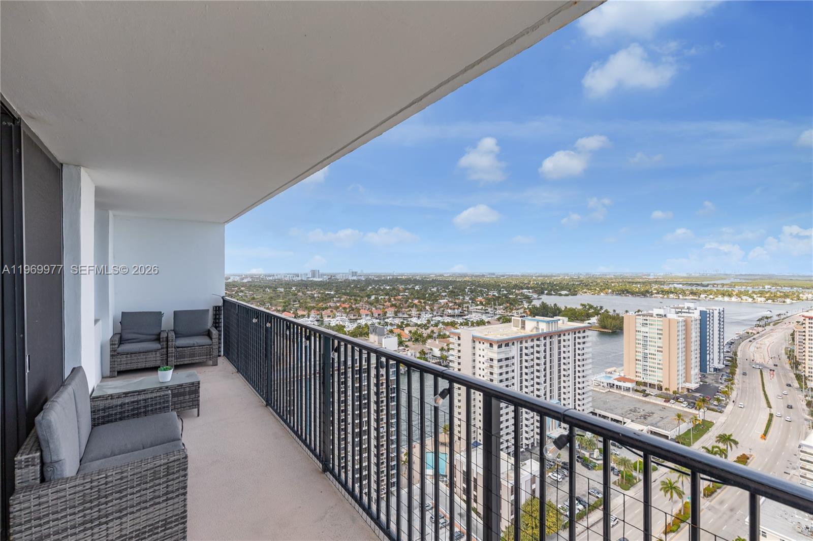 QUADOMAIN TOWER I AND IV - Residential