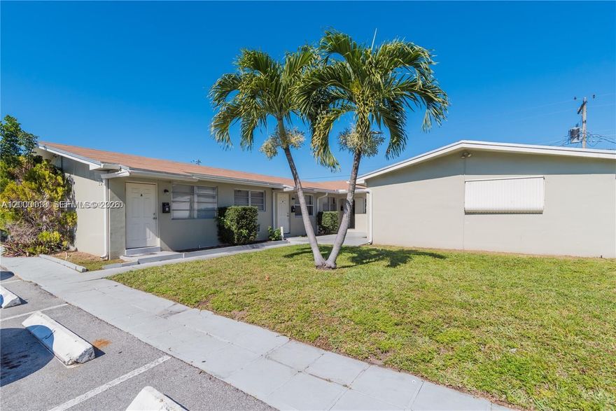 Ready to move in 1/1 unit with tiled floor throughout, newer kitchen and appliances, freshly painted, newer appliances, near turnpike and I-95 and Fort Lauderdale airport. Landlord will accept only two months to move in.