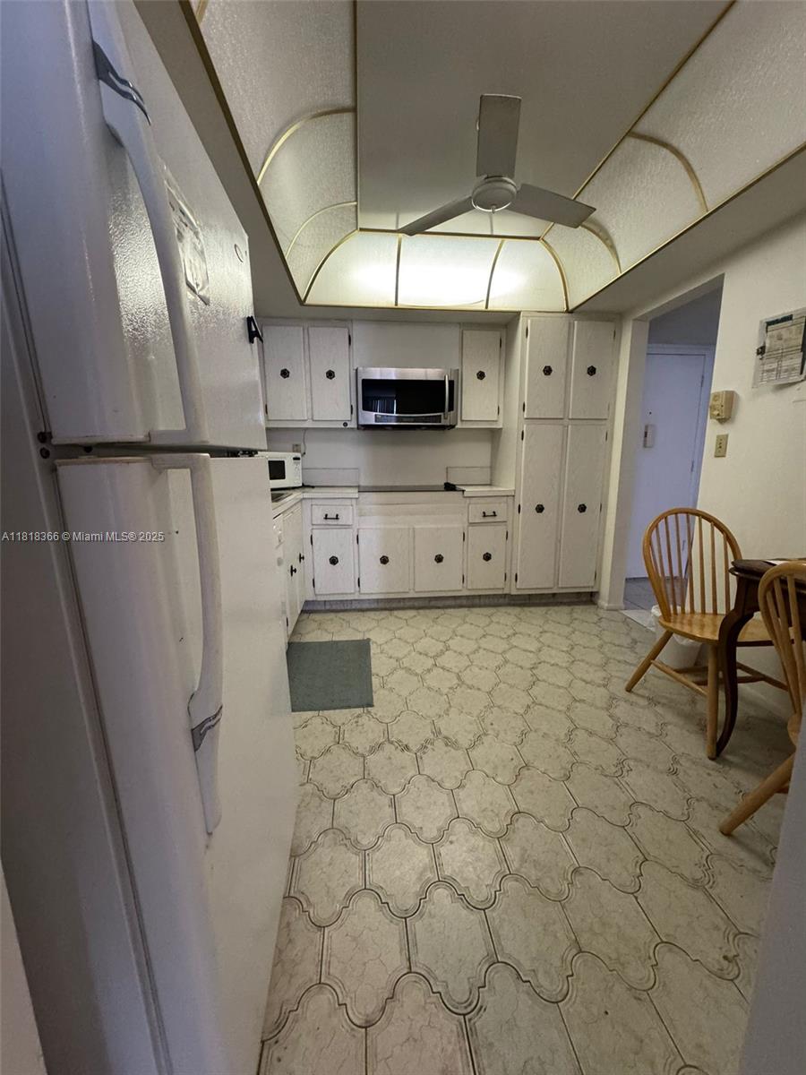 DEL PRADO CONDO - Residential