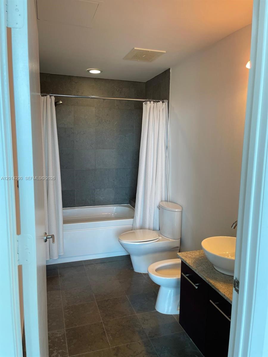 UPTOWN MARINA LOFTS CONDO - Residential